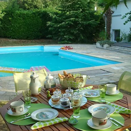 D'hotes Les Mesanges Bed & Breakfast